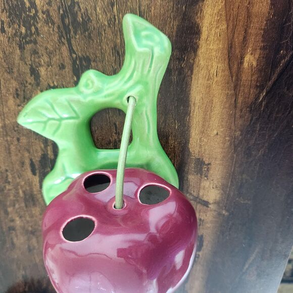 Fruit Wall Pocket Vase Red Cherry Leaf 3-D Vintage Planter Gallery Wall Kitsch - Picture 6 of 8
